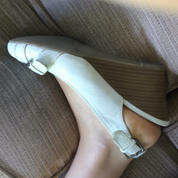 Beautiful white wedge shoes - Picture 3 of 8